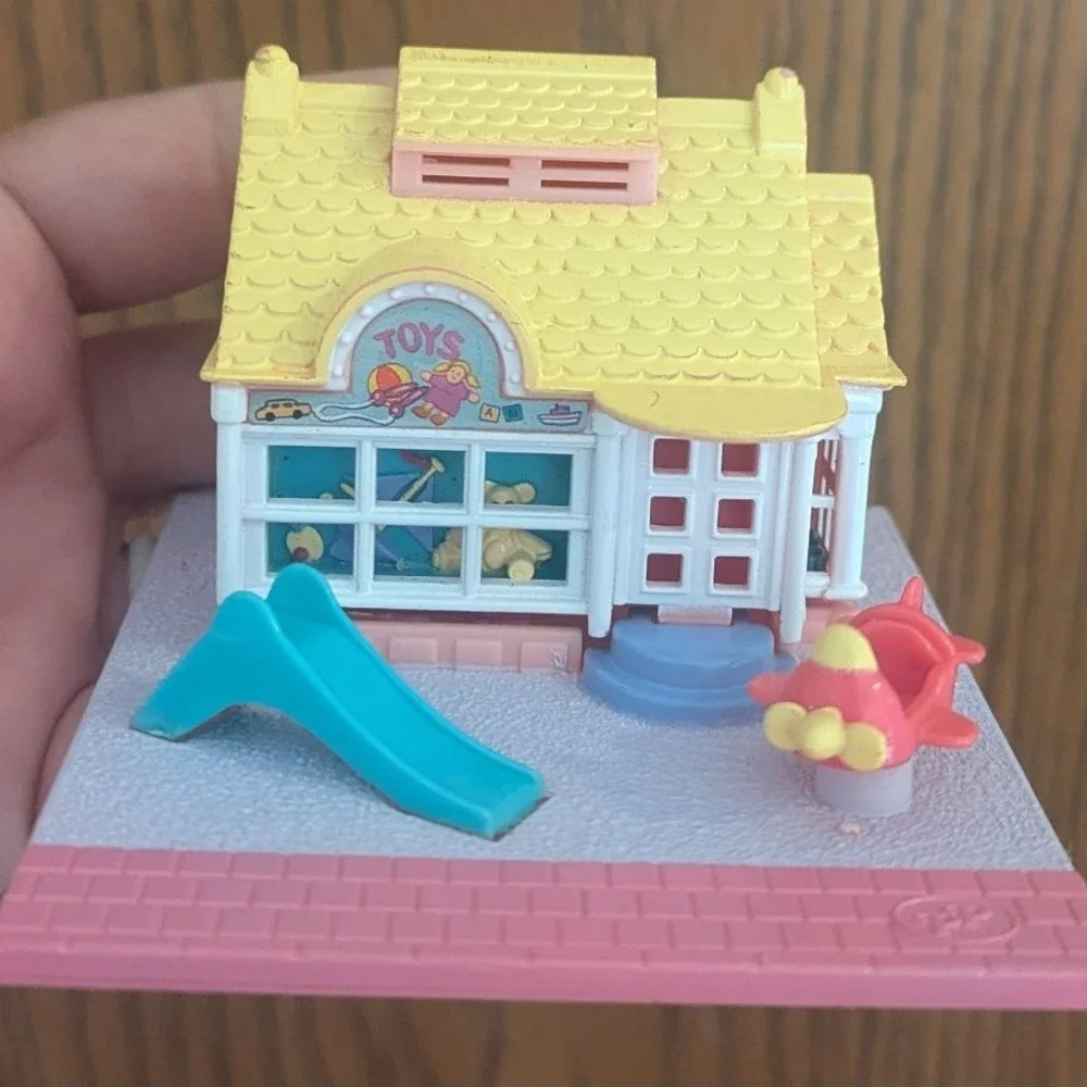 VTG Polly Pocket  Bluebird Pollyville Toy Shop 1993 Compact Playset Adorable